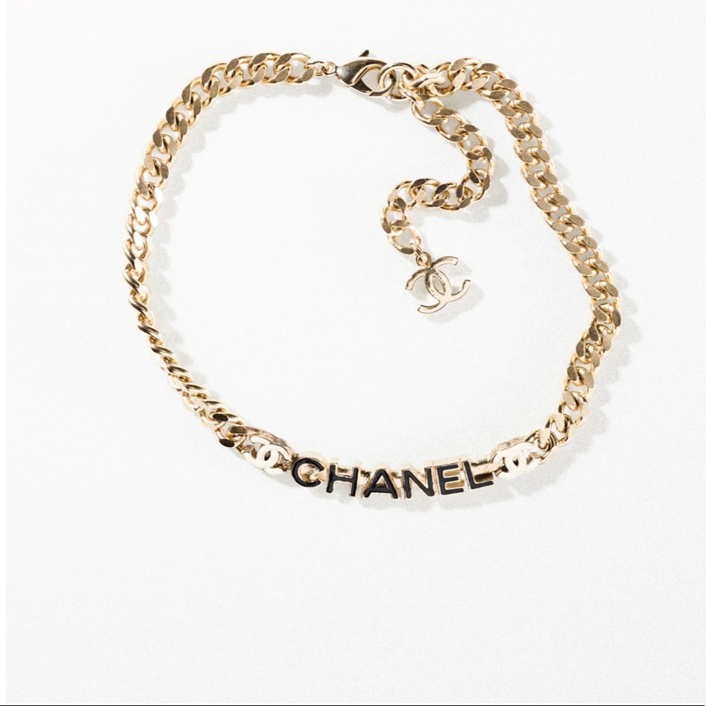 ✨NEW Chanel 22S Gold Chain Link Black White Pink Plate CC Choker✨